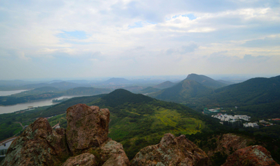 除了水乡古镇和苏州园林,江苏这座山海相拥的古城也很美