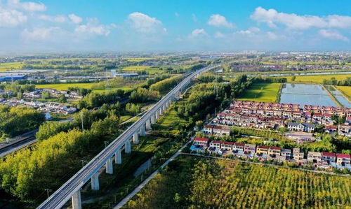 连云港至北京高铁首次开通，助力区域发展新篇章